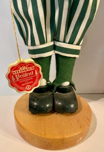 lot 11 image: 2 Baseball Themed Nutcrackers