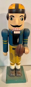 lot 12 image: 3 Nifty Nutcrackers