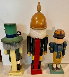lot 24 image: 3 Amazing Nutcrackers