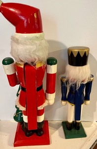 lot 35 image: 2 Cute Nutcrackers
