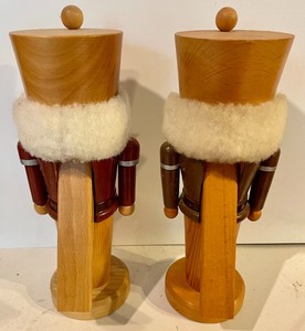 lot 37 image: 2 Erzgebirge Nutcrackers