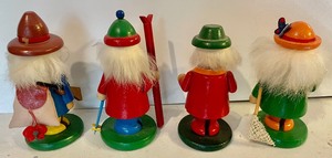 lot 49 image: 4 Small Smokers