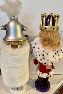 lot 41 image: Steinbach King Arthur of Camelot and Sir Galahad Nutcrackers