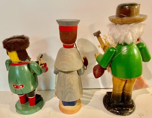 lot 114 image: 3 Fun Smokers