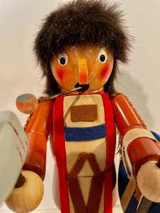 lot 112 image: Steinback Chief Sitting Bull Smoker