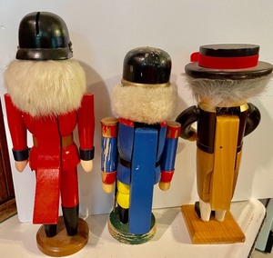 lot 124 image: 3 Nifty Nutcrackers