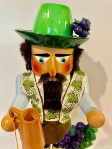 lot 142 image: Steinbach Nutcrackers