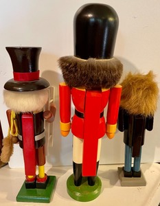 lot 200 image: 3 Neat Nutcrackers