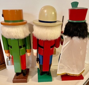 lot 249 image: 3 Erzgebirge Nutcrackers