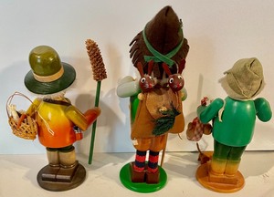 lot 261 image: 3 Steinbach Smokers