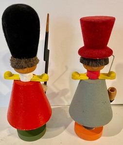 lot 263 image: East German Smokers