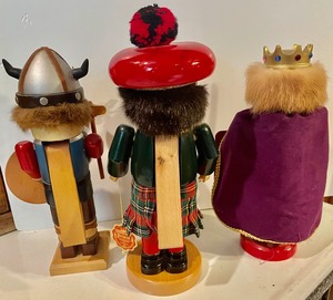lot 271 image: 3 Steinbach Nutcrackers