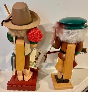 lot 279 image: 2 Holzkunst Nutcrackers