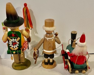 lot 286 image: 3 Smokers