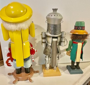 lot 285 image: 3 Nutcrackers