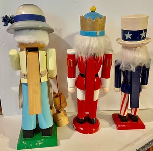 lot 305 image: 3 Nutcrackers