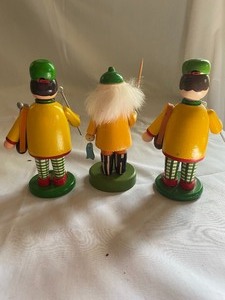 lot 63 image: 3 Outdoorsy Smokers