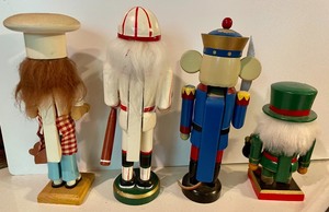 lot 326 image: 4 Nice Nutcrackers