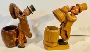 lot 338 image: 2 Carved Wood Barrel Men