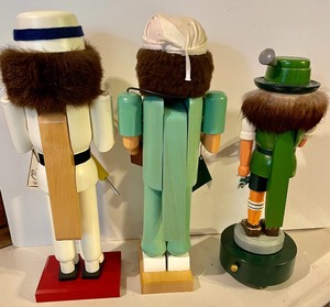 lot 331 image: 3 Erzgebirge Nutcrackers