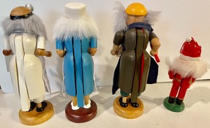 lot 352 image: 4 Small Nutcrackers