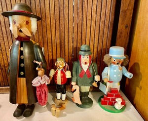 lot 353 image: Lot of Smokers