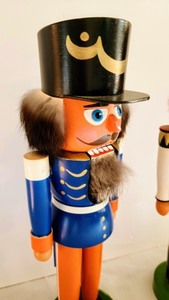lot 153 image: Set of 2 Amazing Rothenthal Nutcracker