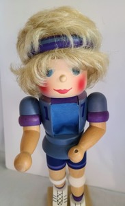 lot 183 image: Set of two Funky Ulbricht Nutcrackers