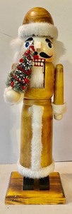 lot 373 image: 3 Neat Nutcrackers