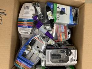 lot 37 image: ASSORTED ELECTRONIC POWER CORDS