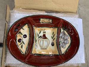 lot 45 image: 3 SECTIONAL OVAL PLATES