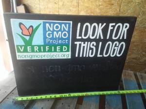 Sign Non GMO , Chalkboard