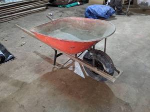 Wheel Barrow w Pneumatic tire