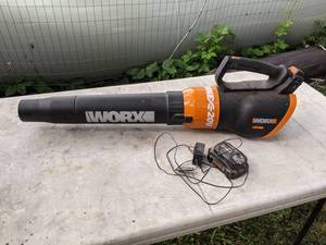WORX Cordless Leaf Blower