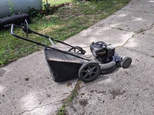 Murray 6.75 HP 22 Self-Propelled Lawn Mower