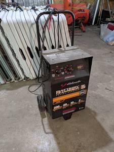 Schumacher 40A 6V,12V Charger w 200A 12V Start - Tested and Works