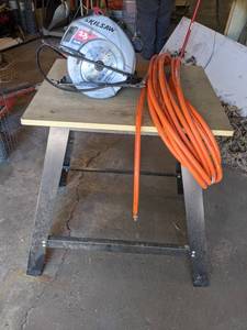 Skilsaw 7-14 Circular Saw (Tested and Works) Air Hose and Work Table
