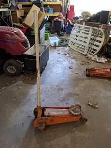 Floor Jack - Tested and Works