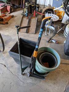 Fiskars Deluxe Stand-Up Weeder, Weed Hound and Plastic Pots