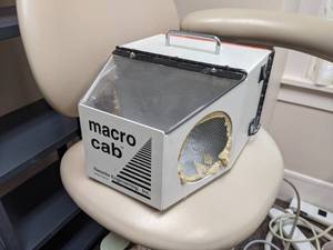 lot 320 image: Macro Cab Small Dust Collector