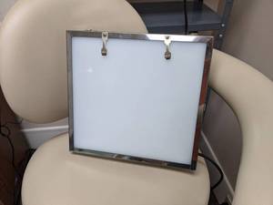 lot 321 image: X-Ray Lightbox 12 x 12 - Tested and Works