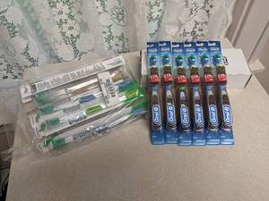 lot 367 image: (18) New Oral-B & Sunstar Toothbrushes