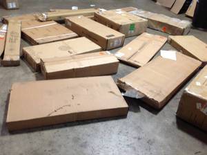 lot 29 image: pallet of assorted shelfs and home dcor (some items might be missing pieces) see pictures