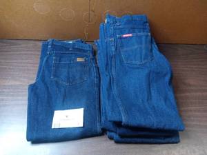 6 Pairs of 30 x 32 Relaxed Fit Jeans (1) 394 Denim (5) G & K