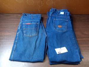 4 Pairs of Relaxed Fit Jeans- (1) 33 x 30 G & K Jeans Relaxed Fit , (3) 30 x 34 Red Kap Jeans Relaxed Fit