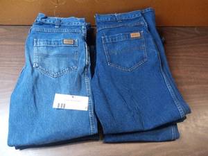 5 Pairs of Relaxed Fit 394 Denim Jeans- (4) 31 x 30, (1) 31 x 32