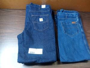6 Pairs of 32 x 32 Jeans- (4) BRAND NEW Fire Resistant Relaxed Cut Carhartt (2) 384 Denim Jeans