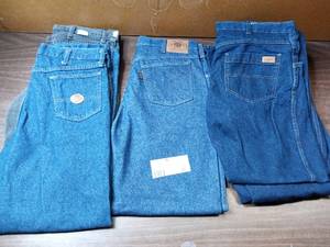 6 Pairs of Relaxed Cut Jeans- (1) 36 X 32 G & K, (2) 36 X 32 Red Kap, (2) 36 x 32 394 Denim (1) 36 x 30 394 Denim