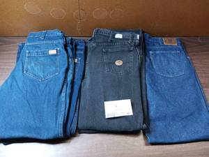 5 Pairs of 36 x 32 Relaxed Cut Jeans- (2) Black Denim Red Kap (2) 394 Denim, (1) G & K
