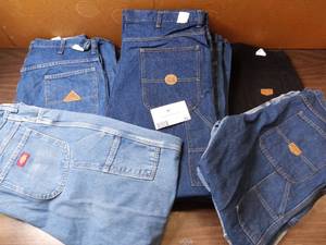 12 Pairs of Jeans-(1 )40 x 32 Red Kap , (1) 40 x 32 Fire Resistant Bulwark ,(2) 40 x 32 Red Kap, (1) 40 UL Dickies, (1) 42 x 32 G & K (3) 40 x 32 G & K, (1) 40 G & K (1) 40 UNF G & K